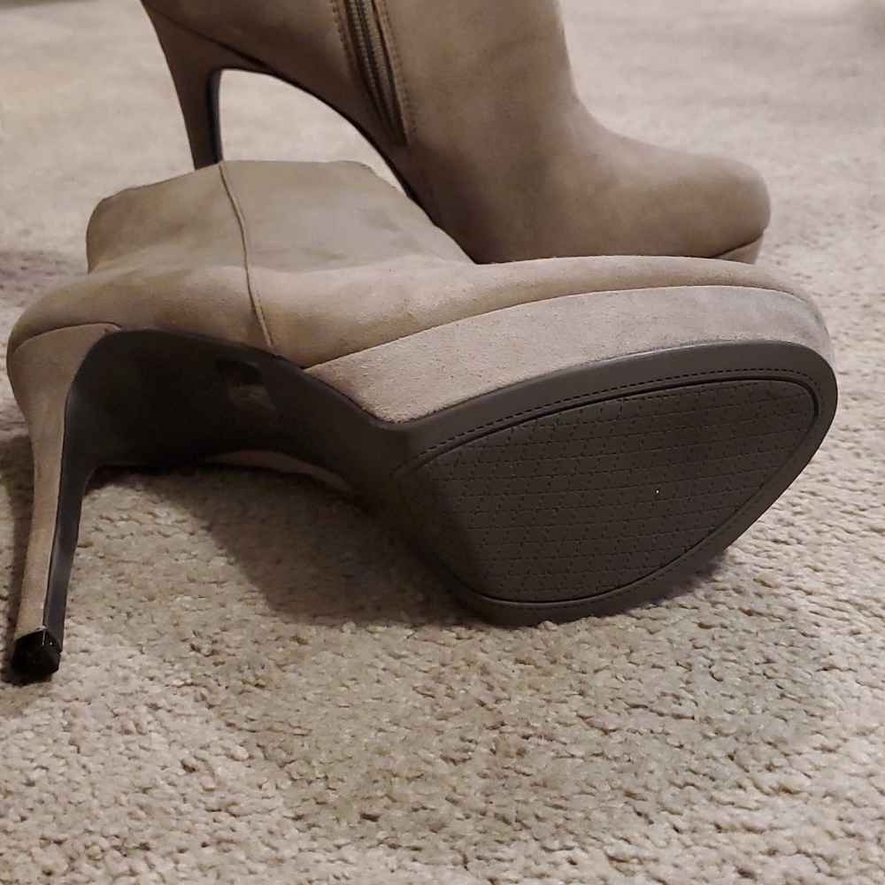 Jessica Simpson Booties - Picture 3 of 10